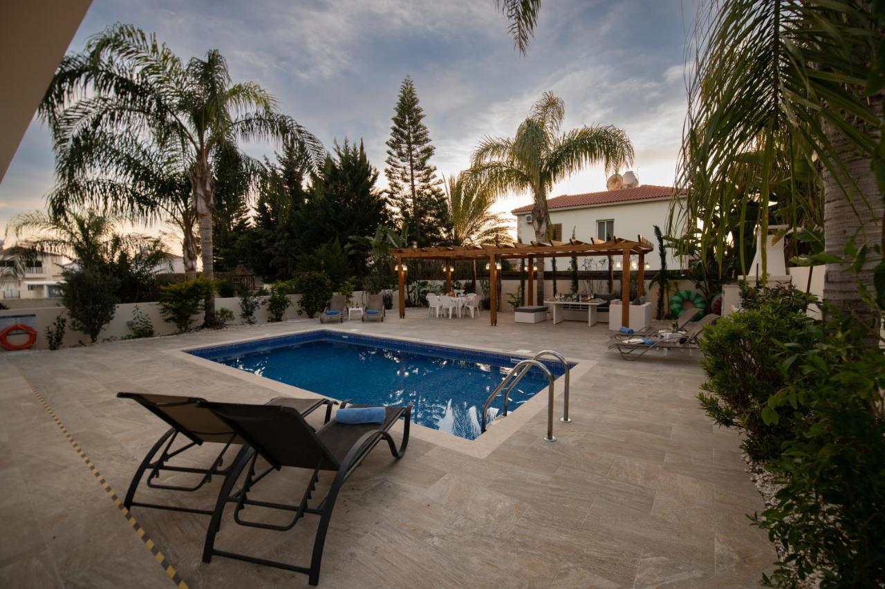 Villa Helena Ayía Nápa Extérieur photo